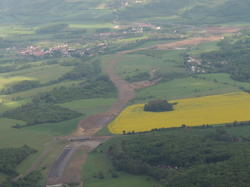 Okolí Řehlovic a budoucí křižovatka s R63