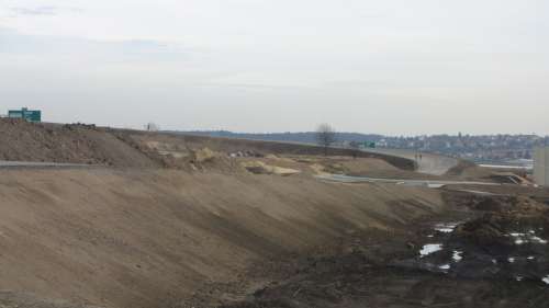 střední kruhák a pohled k mostu přes R6