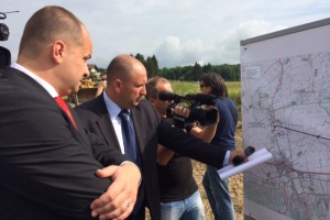 ministr dopravy a výstavby zahajuje stavbu