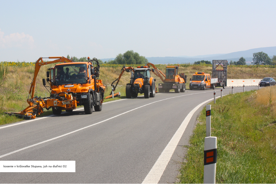 investice do strojního vybavení značí moderní techniku; na rozdíl od ostatních správců komunikací, kde jsou k vidění 20 a více let staré stroje