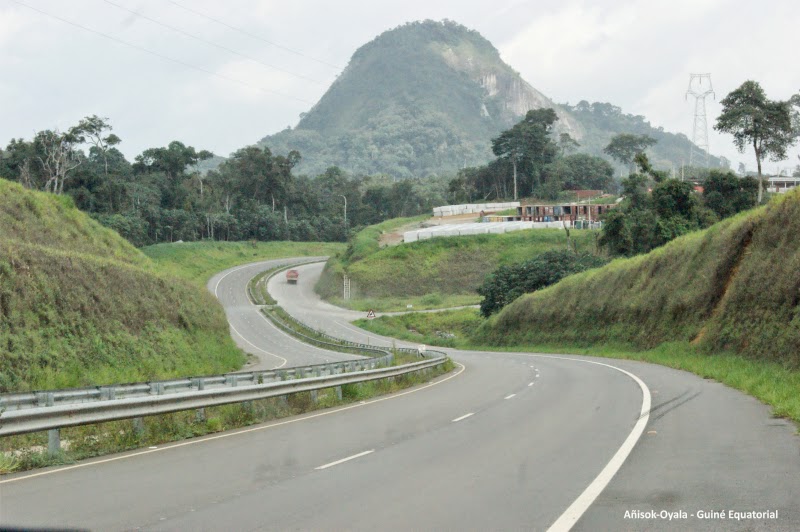 Guine_Equatorial_Anisok_Oyala_1.jpg