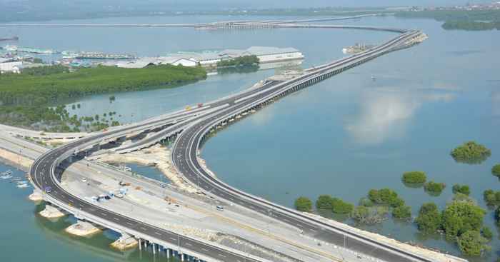 Bali-mandara-tol-road.jpg
