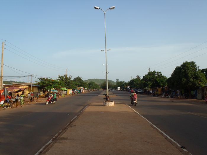 Novy prutah mestem Natitingou (SZ Benin).