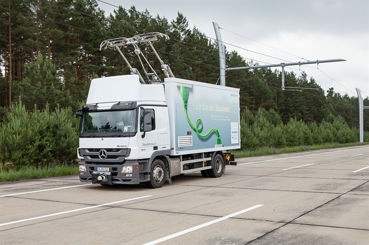 Truck Electrification System to be Tested at Ports of Los Angeles, Long Beach