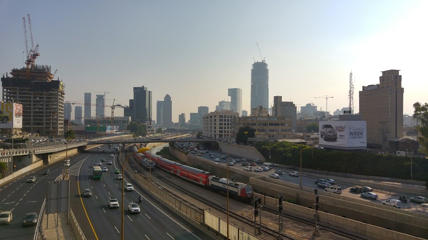 tohle je záběr v Tel Avivu na Ayalon Highway, uprostřed typická trať