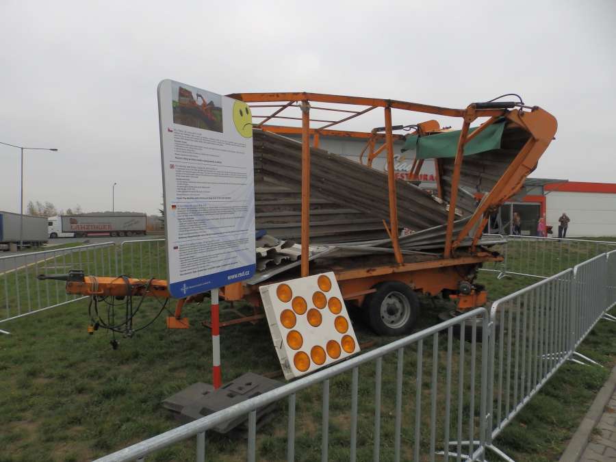 výstavka nabourané techniky ŘSD