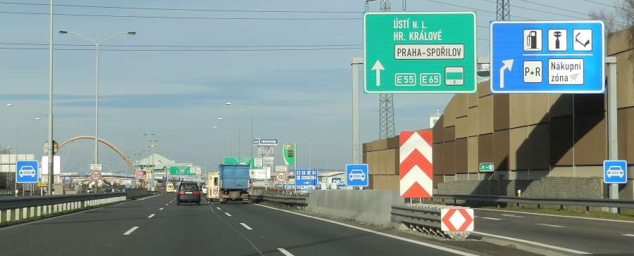 tři autíčka na Chodově