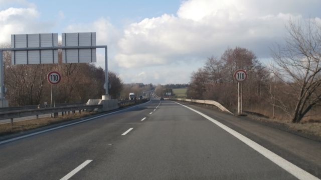 02 Zde by měla začínat SMV směr Mohelnice.jpg