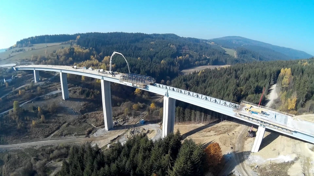Most Vŕšok, o něco nižší bratr mostu Valy<br />zdroj: www.transport.sk