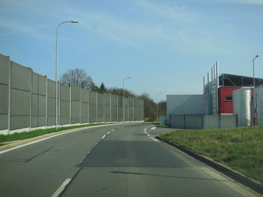 ulice Spojovací (za Globusem)