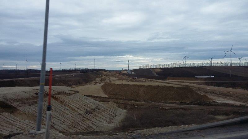 B7 jižně od Wilfersdorf, pohled na jih